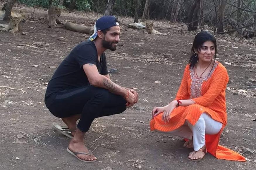 ravindrajadejalandsintroubleafterselfiewithlions